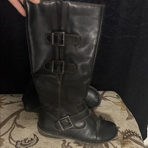 Very cute knee high boots